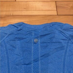 lululemon athletica Short Sleeve Top in Blue